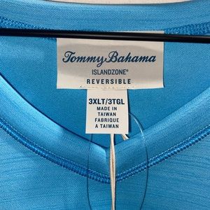 Casual V-neck short sleeve shirt.